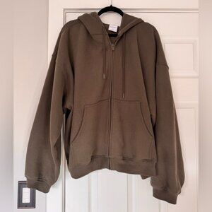 Aritzia Women’s Cozy Sweatfleece Mega Zip Hoodie in “Dark Olive” Size XL🫒